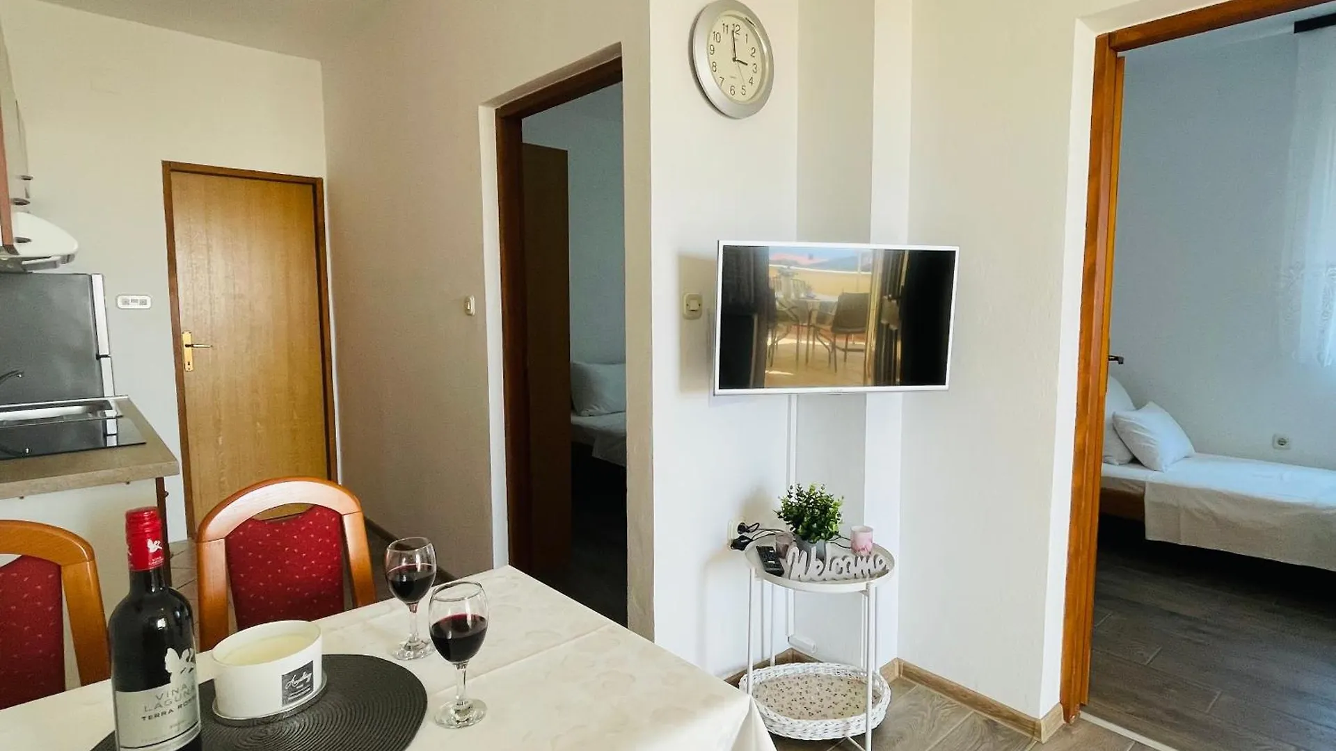 Apartmani Mare Domus, Мандре Апартаменты