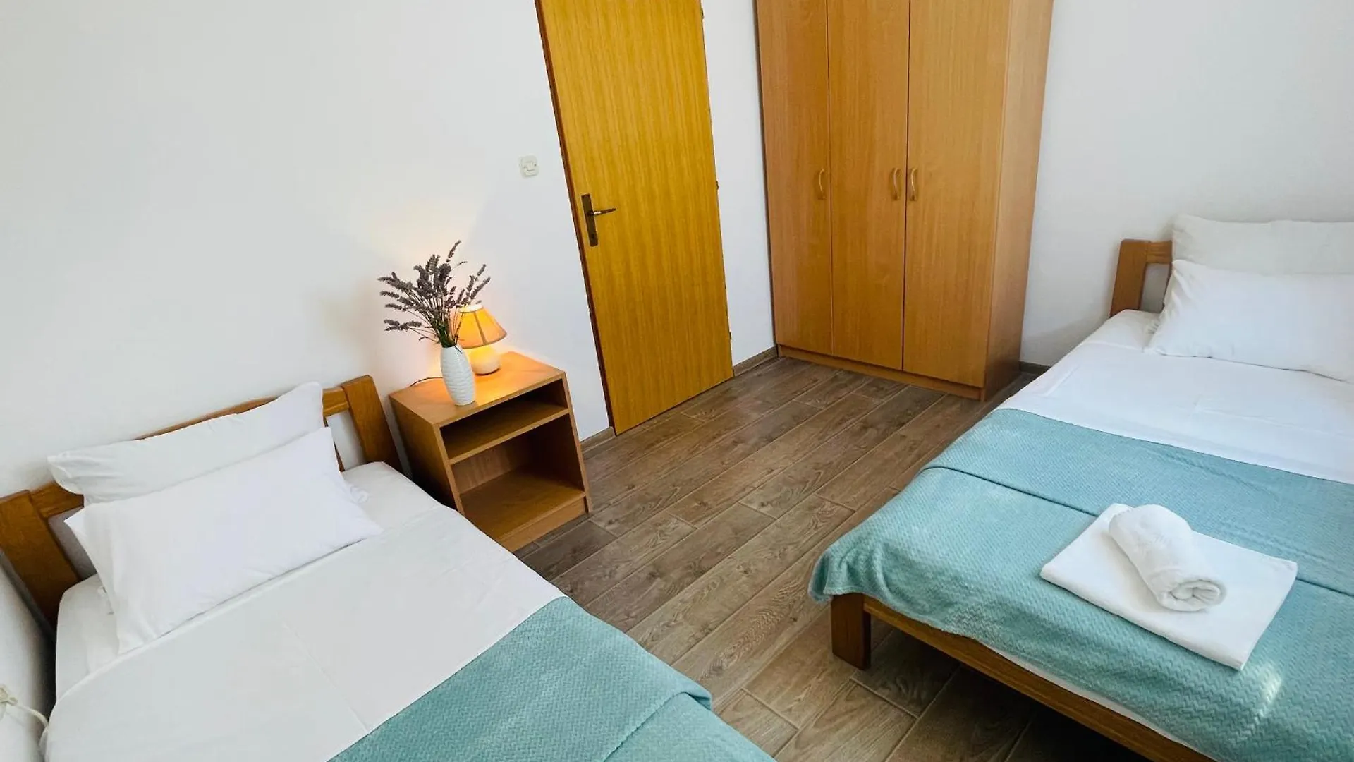 Apartmani Mare Domus, Мандре