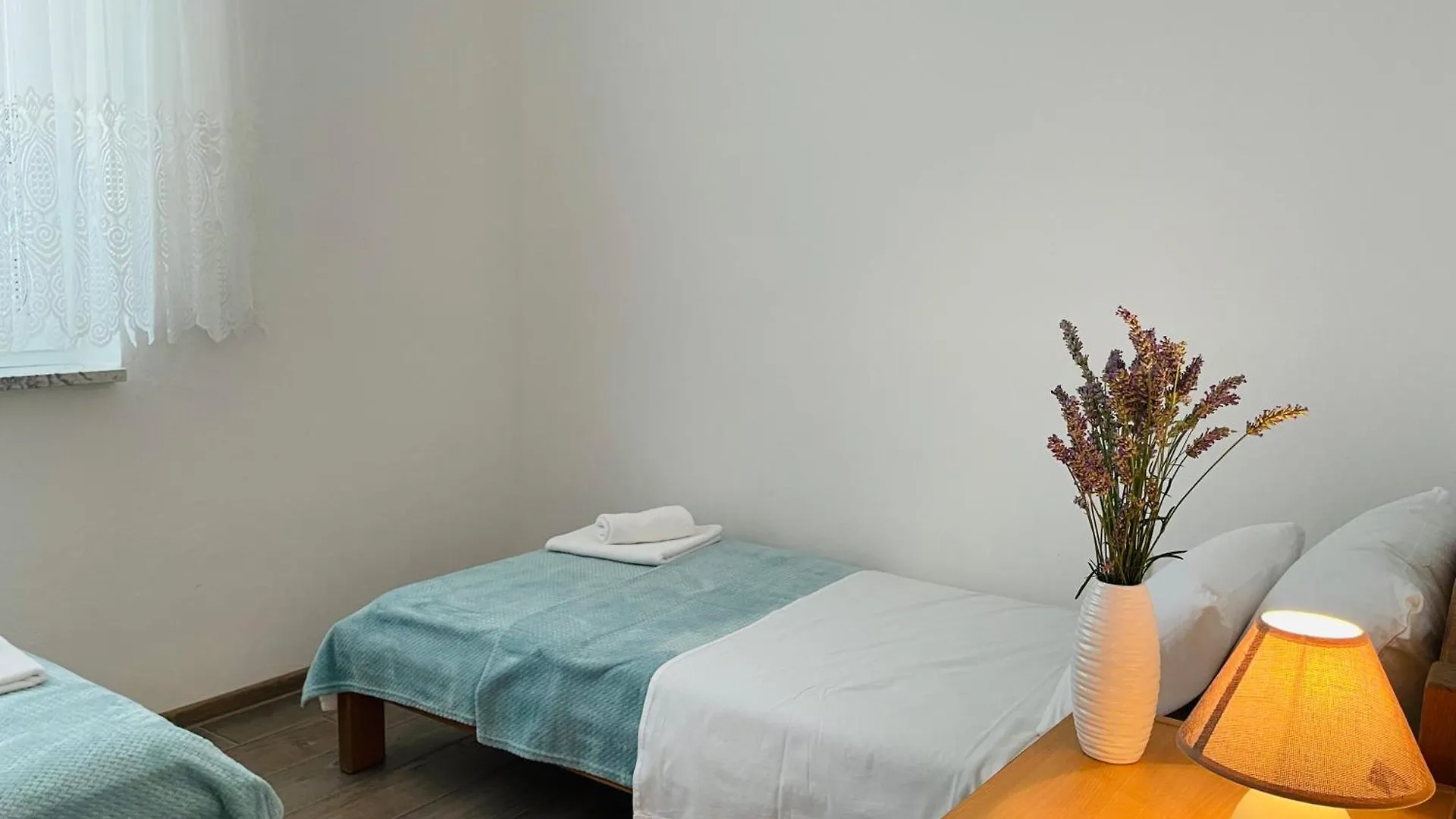 Apartmani Mare Domus, Мандре