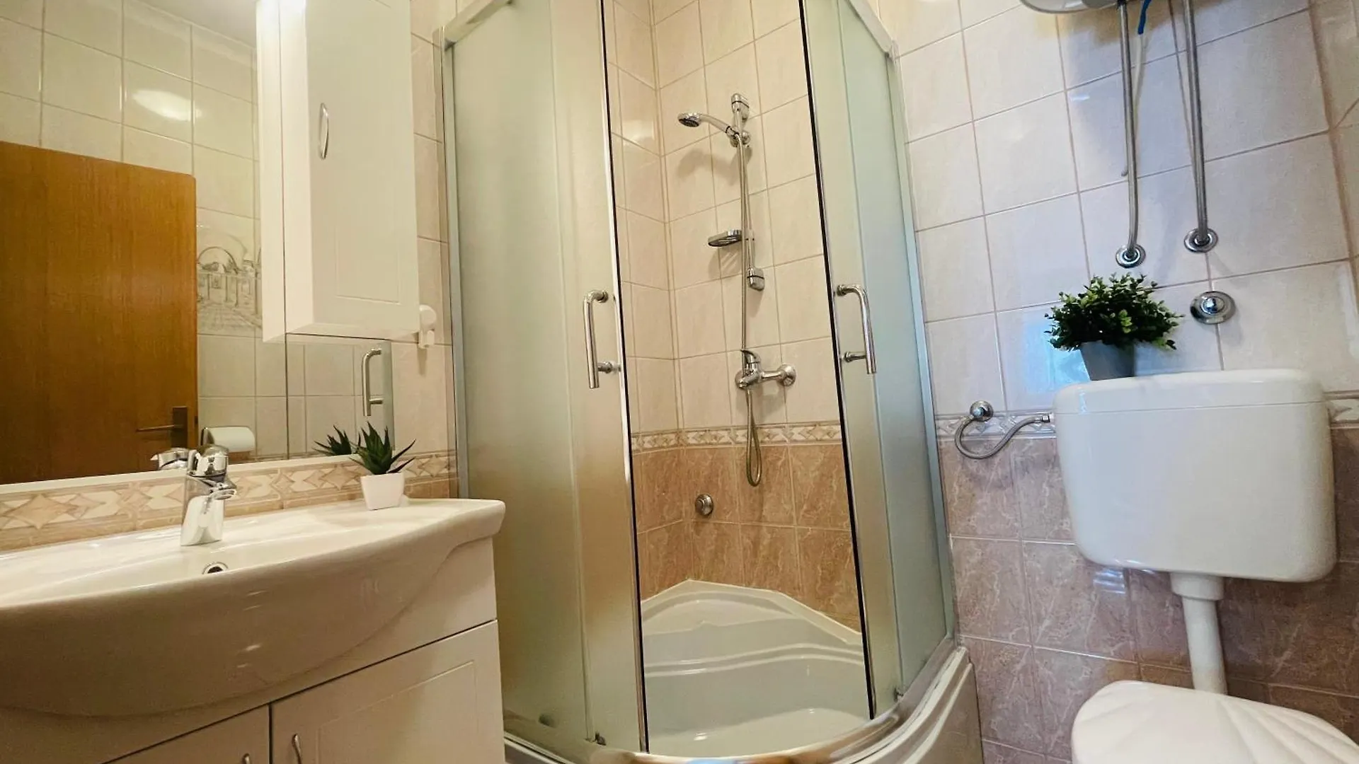 Apartmani Mare Domus, Мандре 0*,